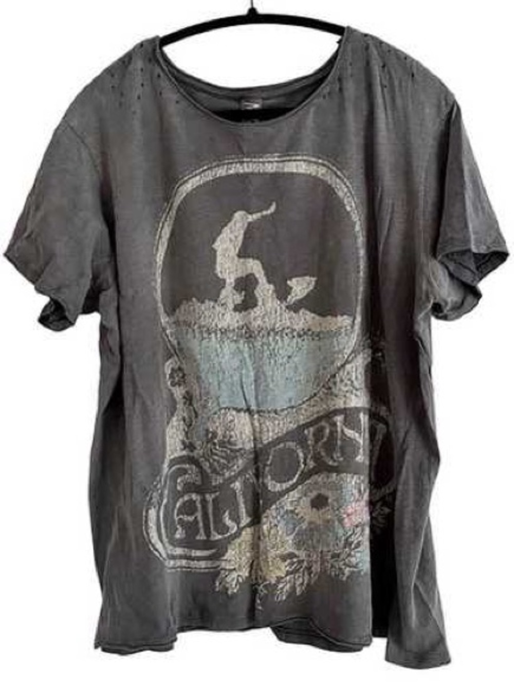 NWT RARE Magnolia Pearl Distressed Graphic Short Sleeve Tee